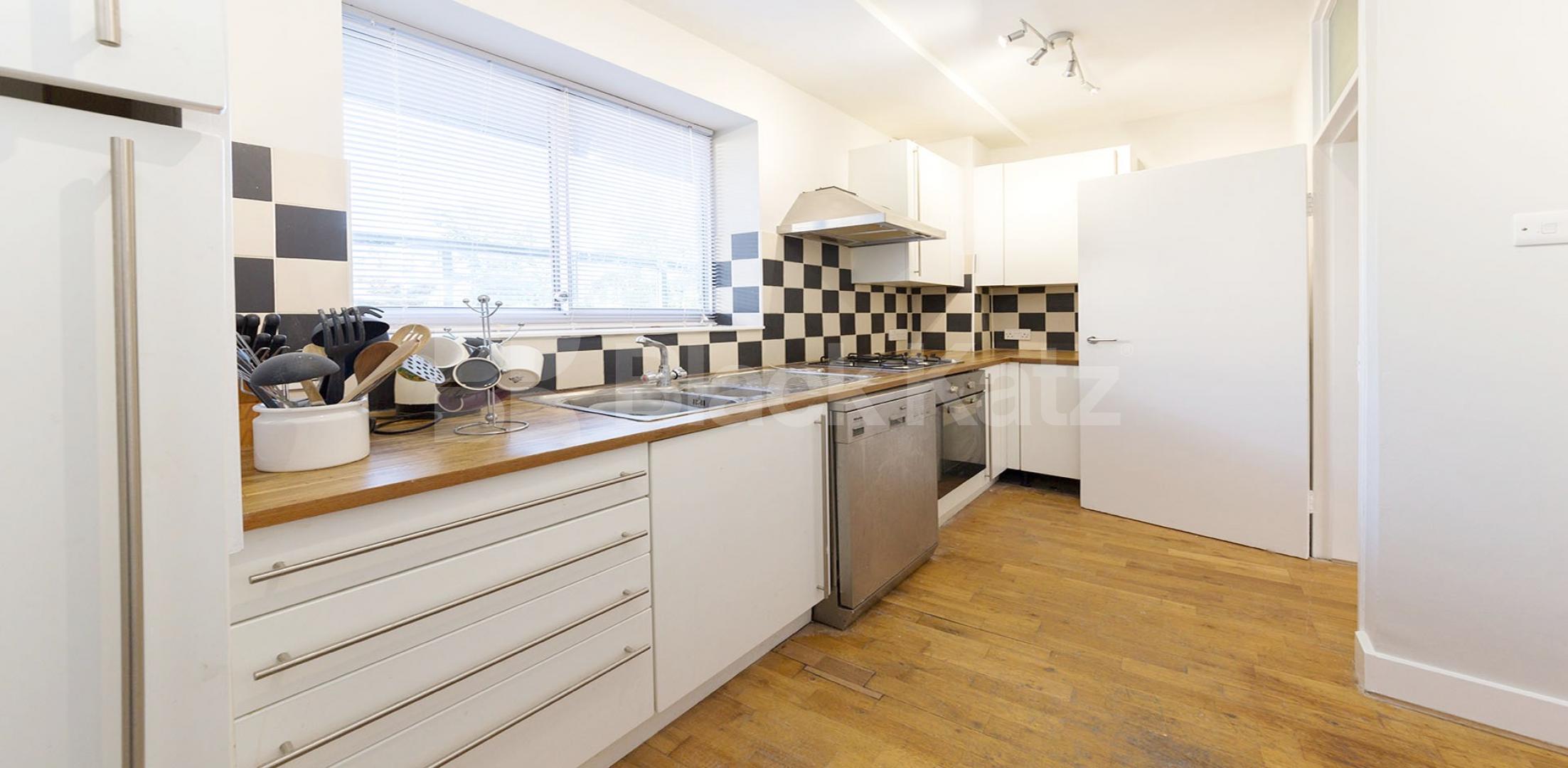 Modern Apartment in Mansion Building The Grampians, Shepherds Bush Road, Shepherds Bush